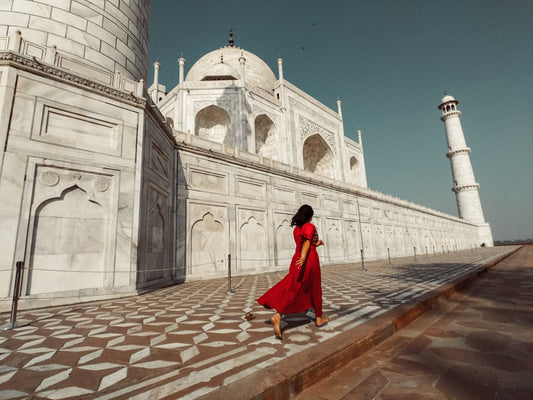 comfortable elegant red silk kaftan for travel