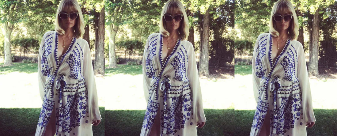 Love Actually January Jones, Lingerie Kimono silk, blue and white print